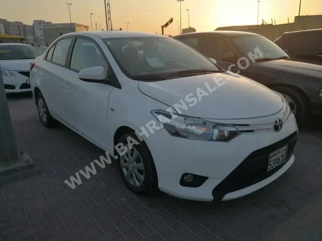Toyota Yaris 2016 Sedan Automatic 4 69,000 FWD White Gasoline