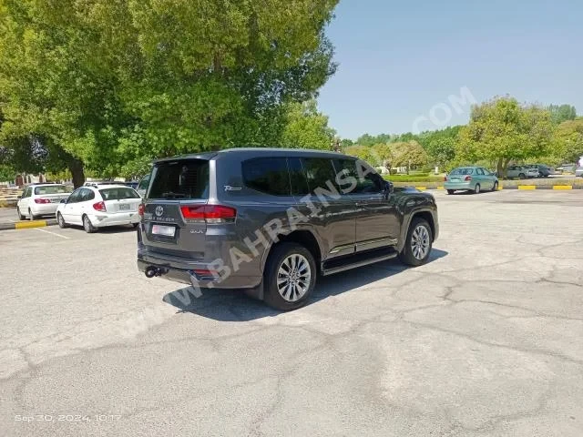 Toyota Land Cruiser GXR 2022 SUV Automatic 6 74,000 4WD Gray Gasoline