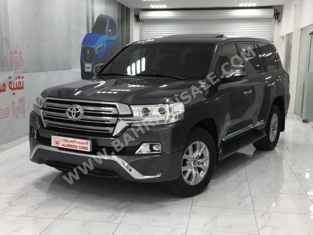 Toyota Land Cruiser GXR 2016 SUV Automatic 8 173,000 4WD Gray Gasoline