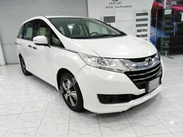 Honda Odyssey 2015 Van / Bus Automatic 4 223 RWD White Gasoline